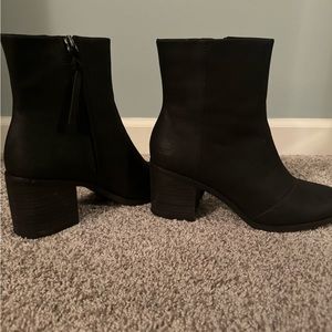 TOMS - Evelyn Back Leather Boot - Size 9